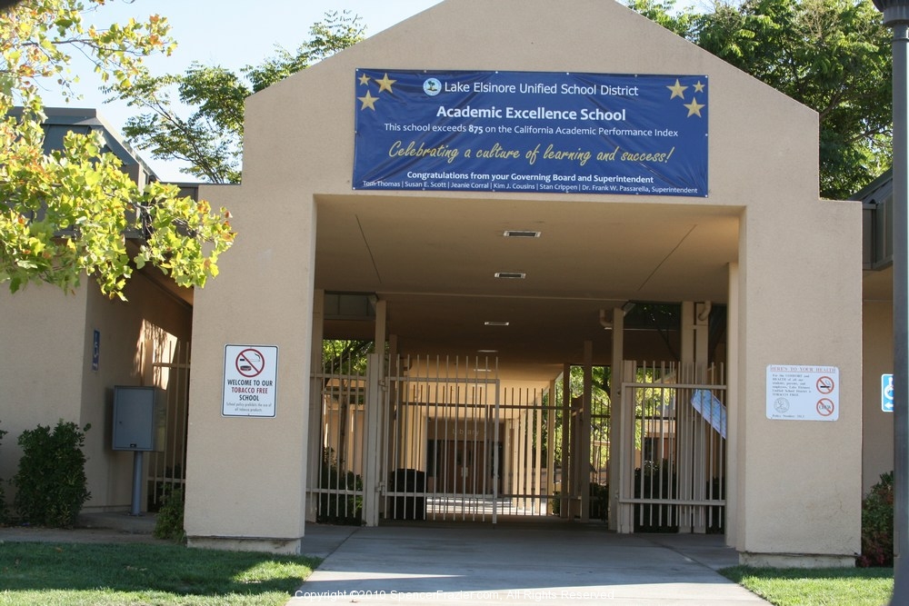 Cottonwood Canyon Elementary School Entrance